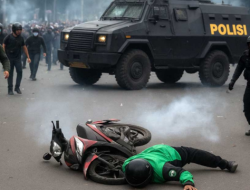 Demonstrasi Memanas: Ojol Tewas Usai Tertabrak Rantis Polisi